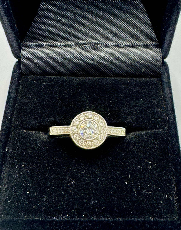 18ct White Gold Diamond Ring