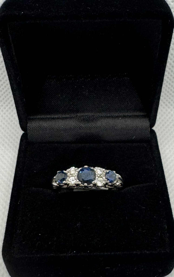 18ct White Gold Sapphire Diamond Ring