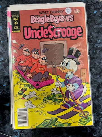 Walt Disney Comic The Beagle Boys vs Uncle Scrooge No.9 *