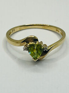 9ct Gold Peridot and Diamond Heart Ring