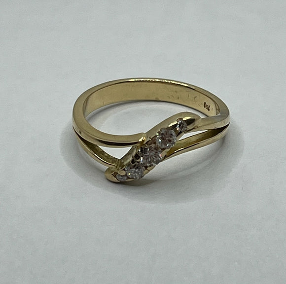 18ct Gold Diamond Ring