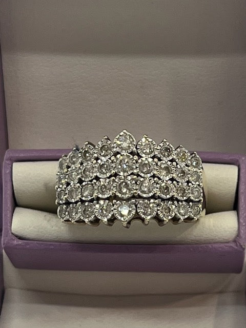 9ct Gold Cluster Diamond Ring