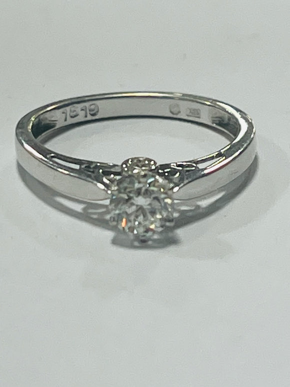 18ct White Gold Diamond Solitaire Ring