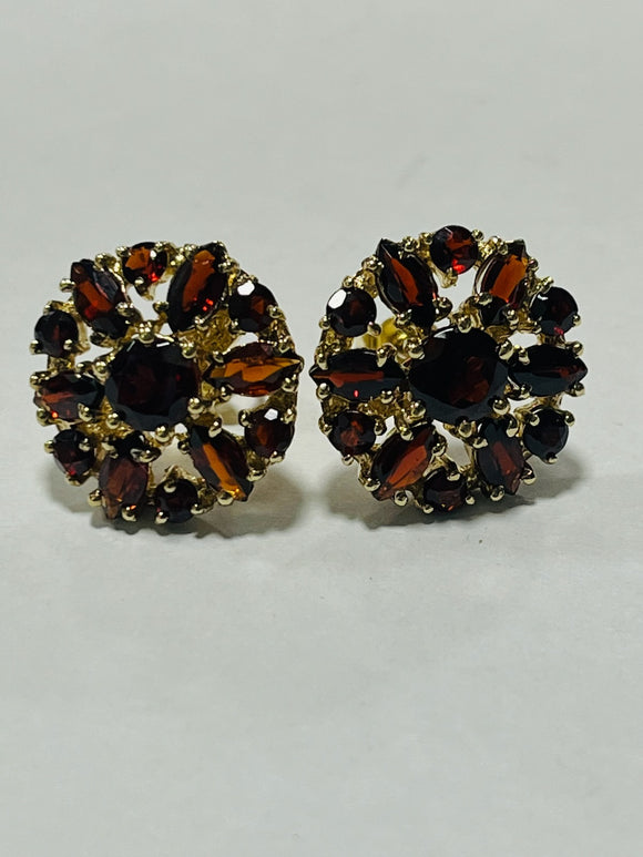 9ct Yellow Gold Garnet Flower Earrings
