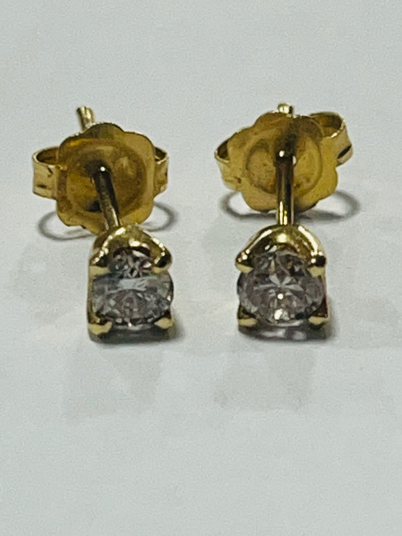 18ct Gold Diamond Studs