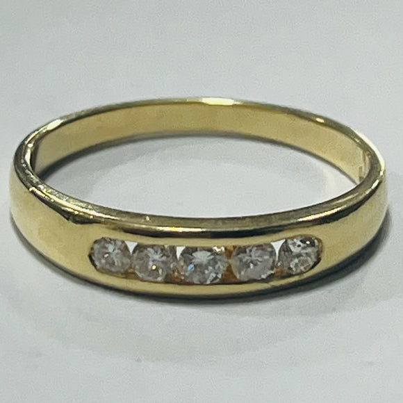 18ct Gold Channel Set Ring