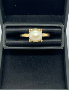 18ct Gold Pearl Ring