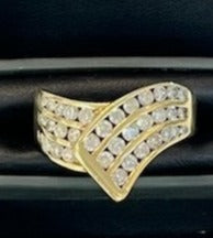 9ct Gold V Styled Diamond Ring