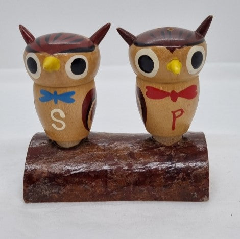 Wooden Pairs of Owls Sitting on a Log Salt and Pepper Shakers