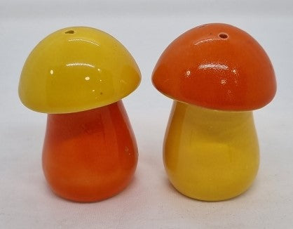 Retro Mushroom Salt and Pepper Shakers