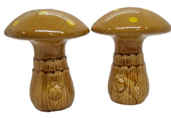 Salt and Pepper Shakers Mushrooms